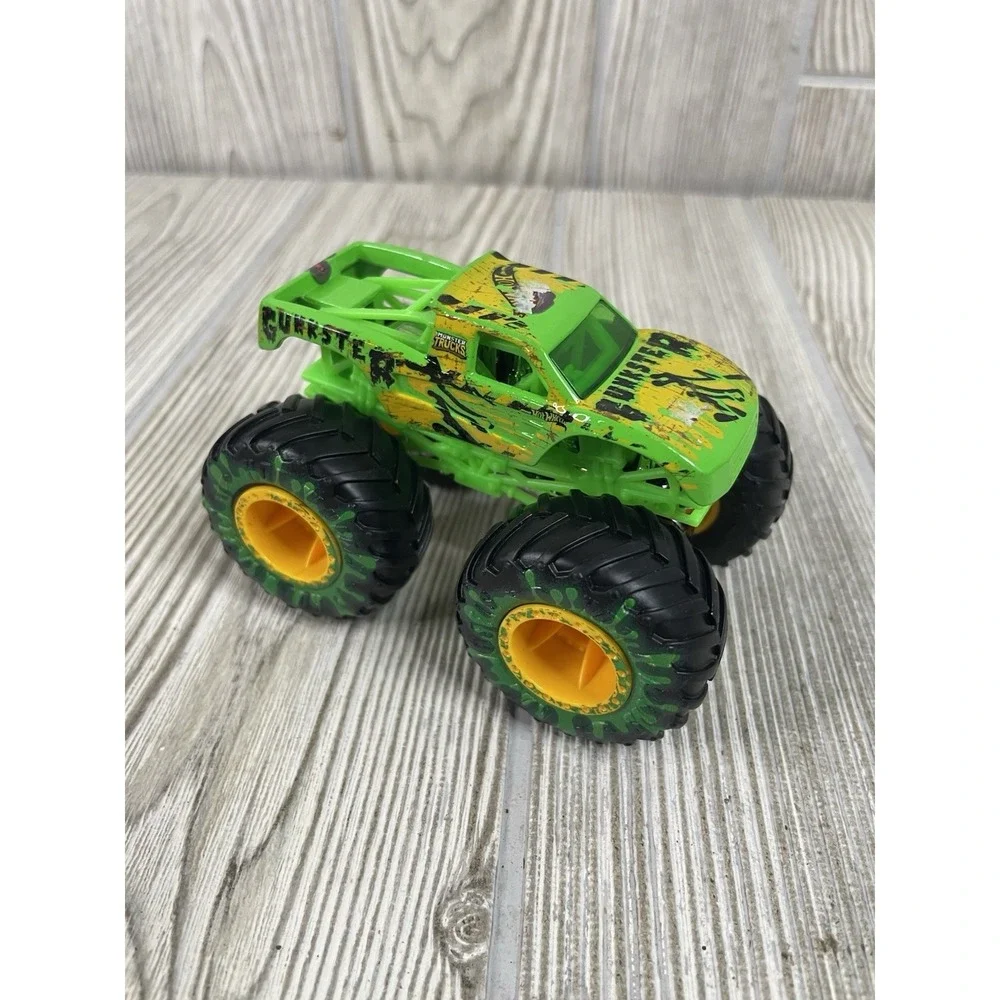 Hot Wheels Monster Jam 1:64 Trucks Lot of 6 Gunkster Slap N Stick Bone Shaker